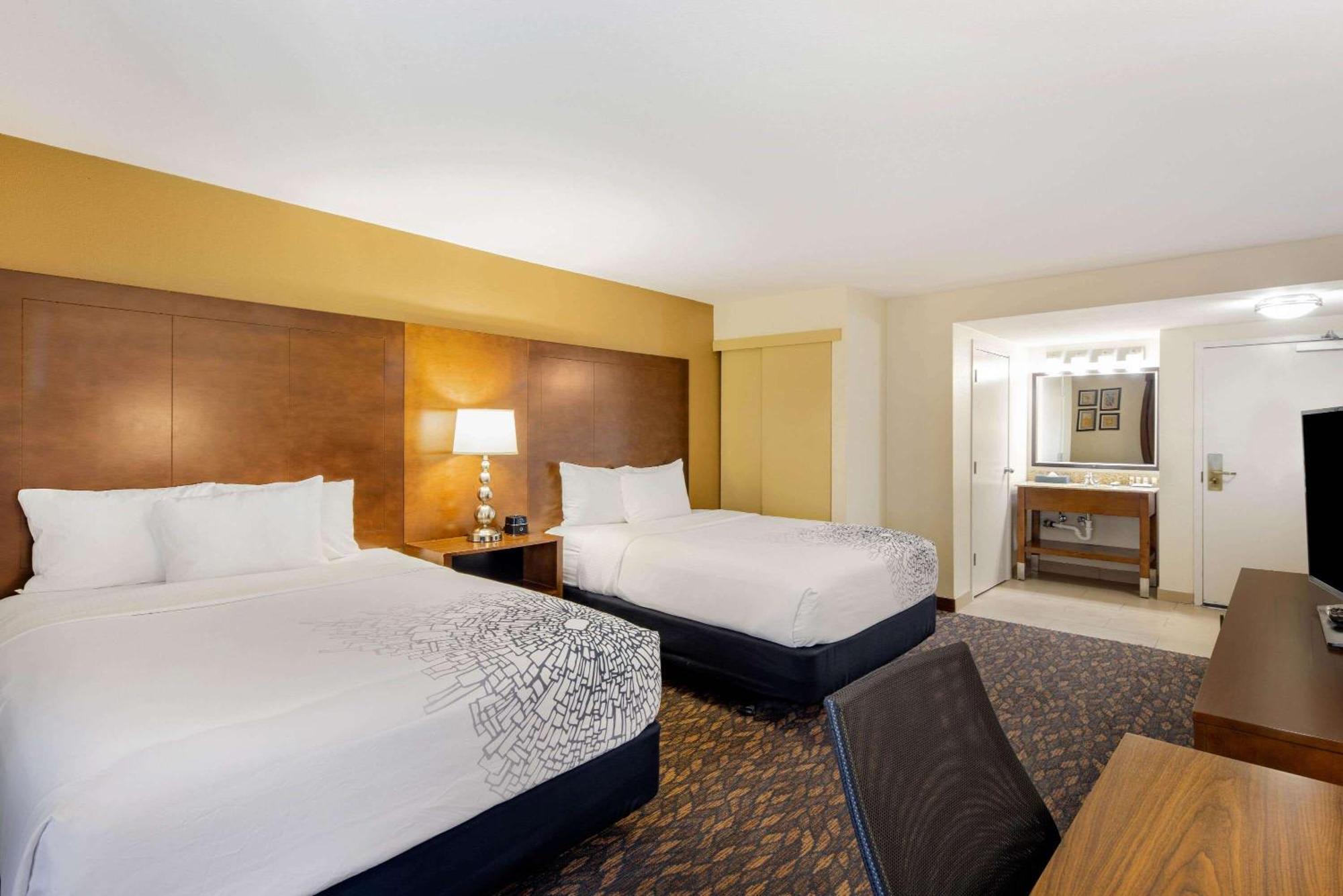 La Quinta By Wyndham Oakland - Hayward Hotel Exterior foto