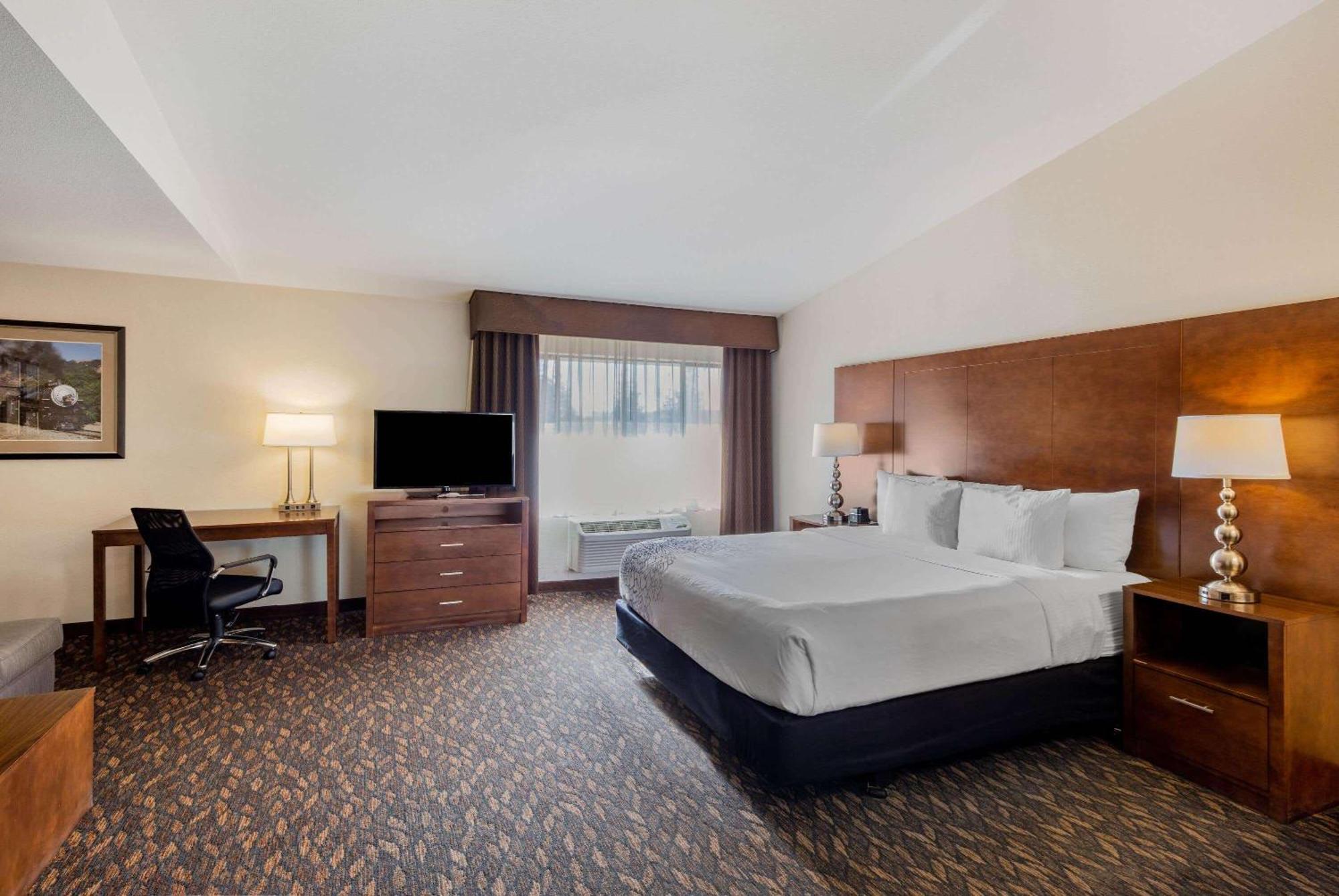 La Quinta By Wyndham Oakland - Hayward Hotel Exterior foto